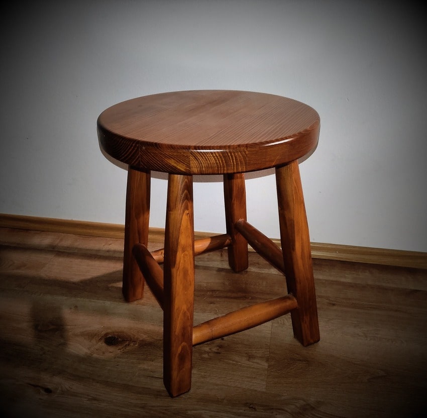 Stol.jpg-lesene-vrtne-garniture.si
