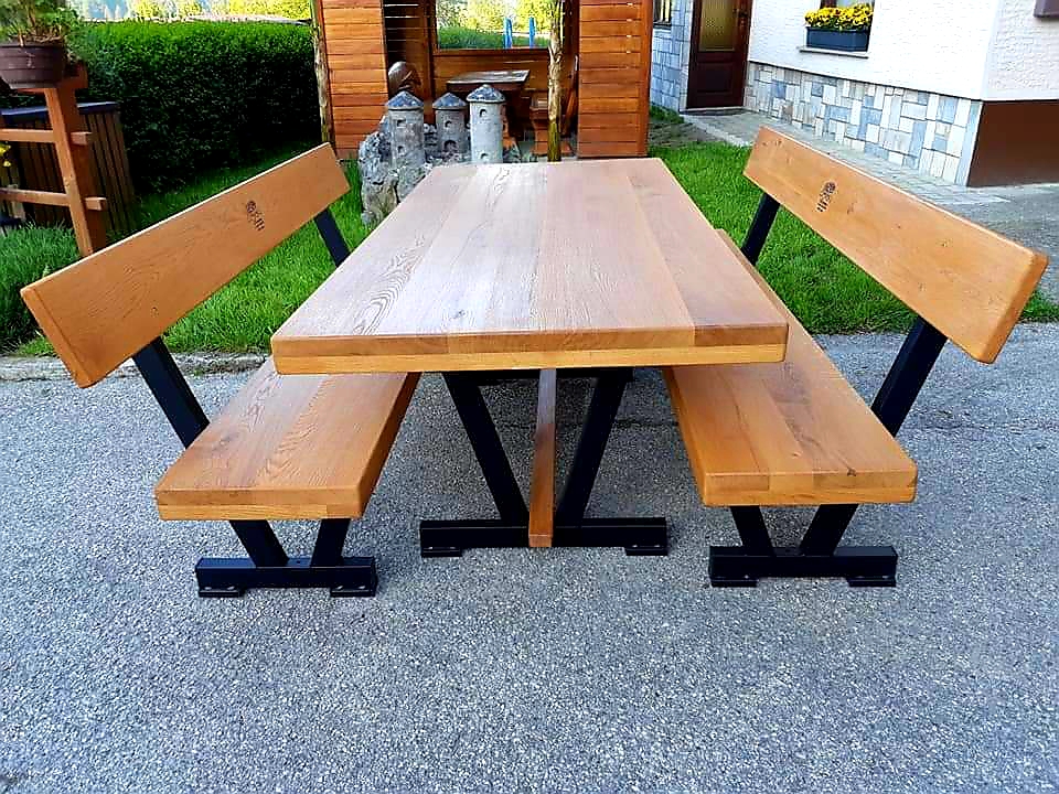oljen-hrast2.jpg-lesene-vrtne-garniture.si